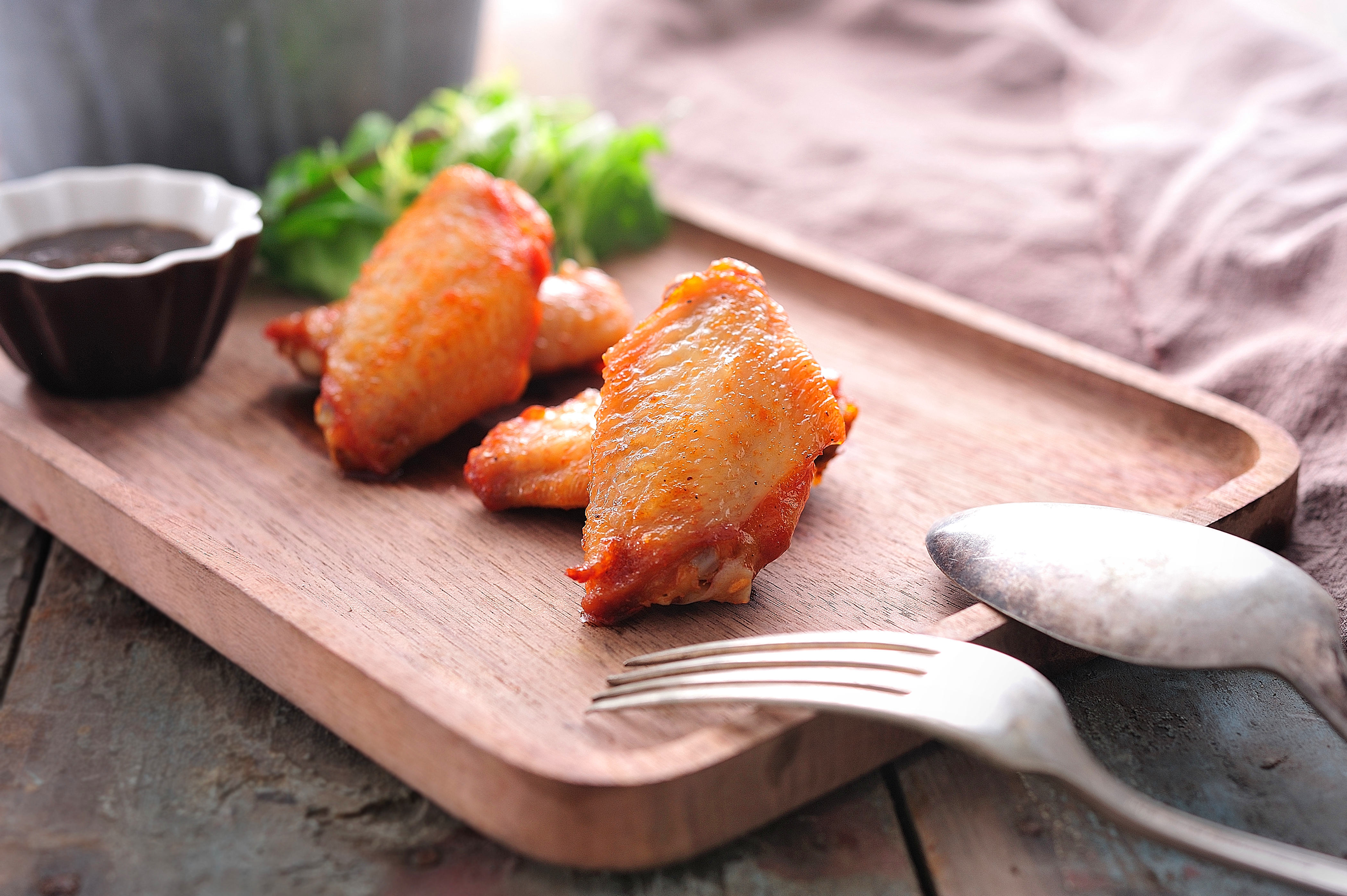 政策：引导电商主体到乡村布局；九卅娱乐发展：加码“熟食化”战略